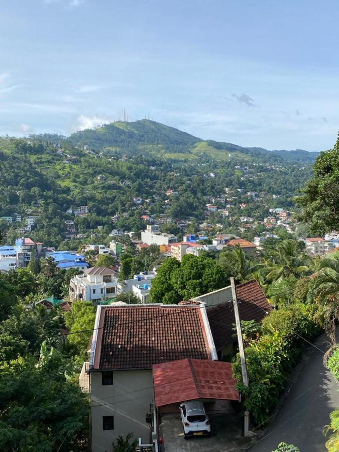 The Bbc Cheliyan Villa キャンディー エクステリア 写真